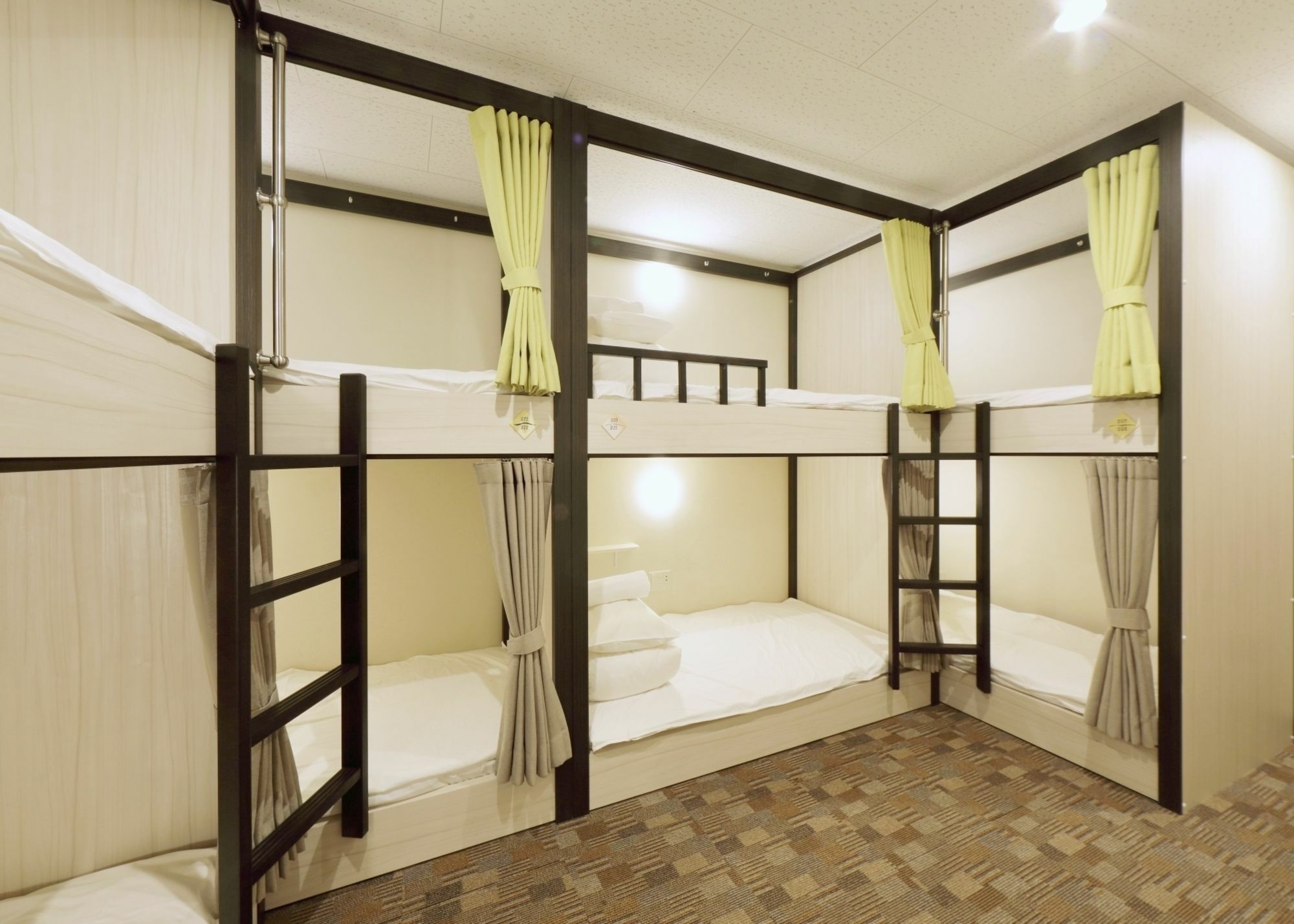 Home Hostel Осака Экстерьер фото